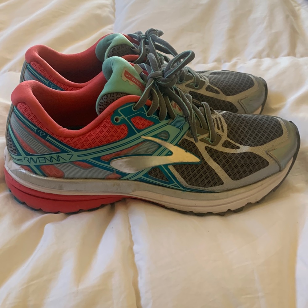 Brooks Run Happy, size 7, only wore a couple times, excellent shape